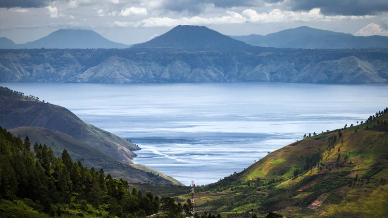 Menjelajahi Keindahan Alam Sumatera: Dari Danau Toba hingga Bukit Lawang